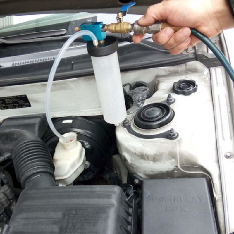 Brake Fluid - Car Brake Bleeder Hydraulic Pumping Fluid