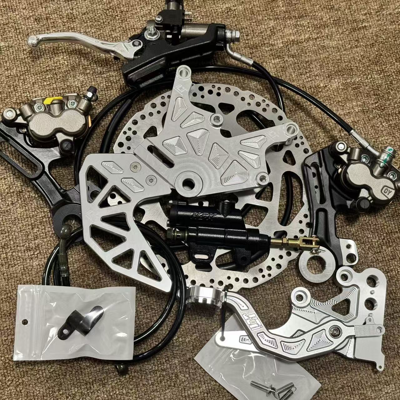Dual Caliper Bracket Kit for L - Brake Caliper recension och pris