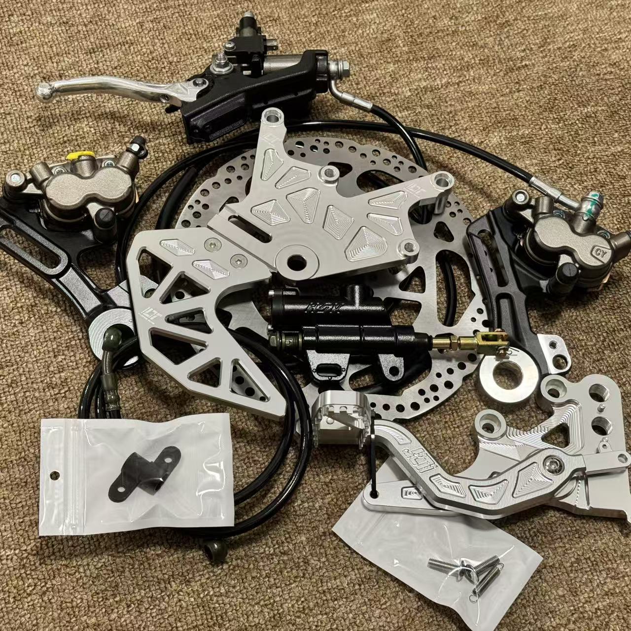 Dual Caliper Bracket Kit for L - Brake Caliper recension och pris